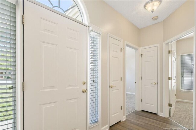 Building Photo - 1535 Dixon Dr
