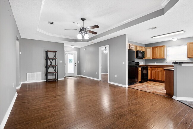 Building Photo - 203 8th Ave