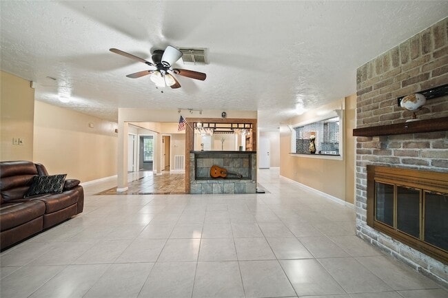 Building Photo - 10431 Odessa Dr