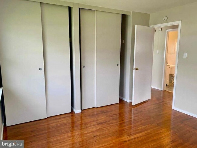 Building Photo - 3 Bedroom Rancher in Fireside