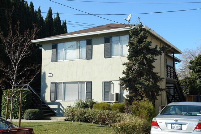 Primary Photo - 1121 Frankfurt Ave