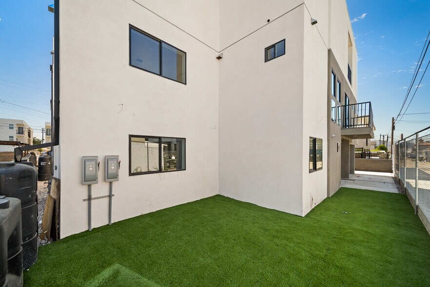 Building Photo - 6053 Craner Ave