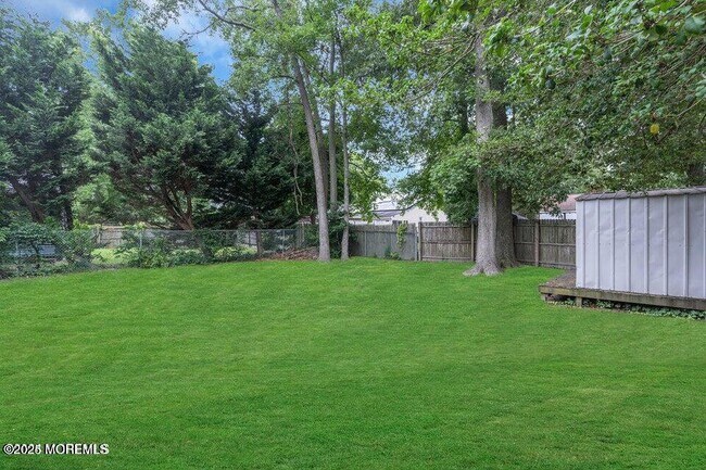 Building Photo - 310 Falcon Dr