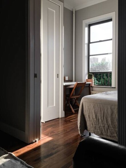 Building Photo - 248 Mott St