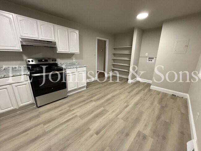 Building Photo - Charming 2 Bedroom Home with Hardwood Floors & Central A/C in Winston-Salem