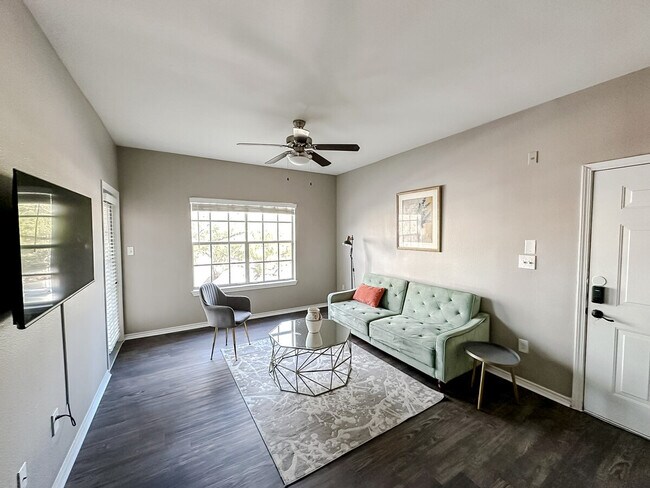 Building Photo - 6225 Saratoga Blvd