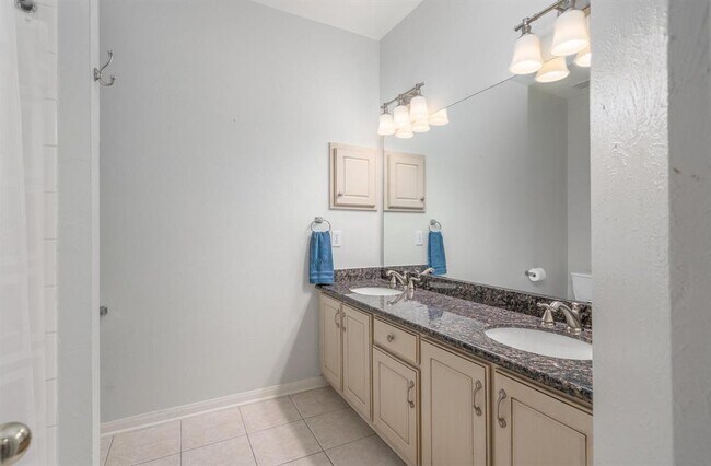 Building Photo - 22 Westwinds Cir