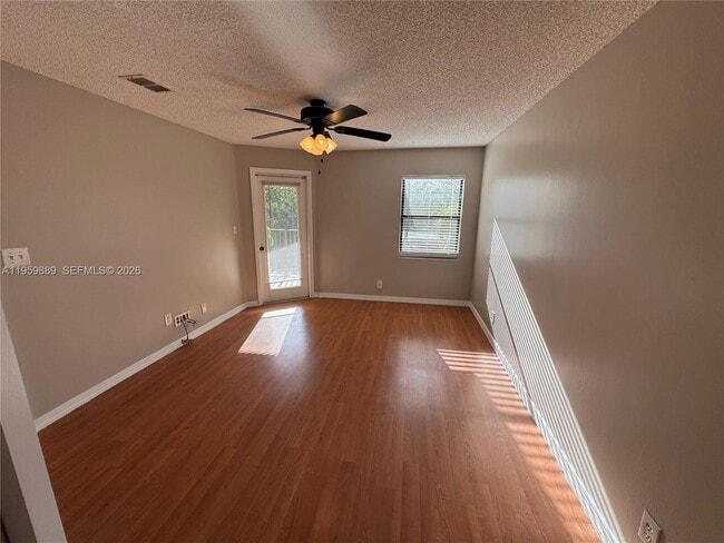 Building Photo - 9999 Summerbreeze Dr