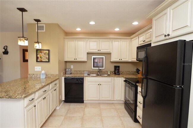Building Photo - 5245 Coquina Key Dr SE