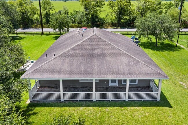 Building Photo - 3121 County Rd 81