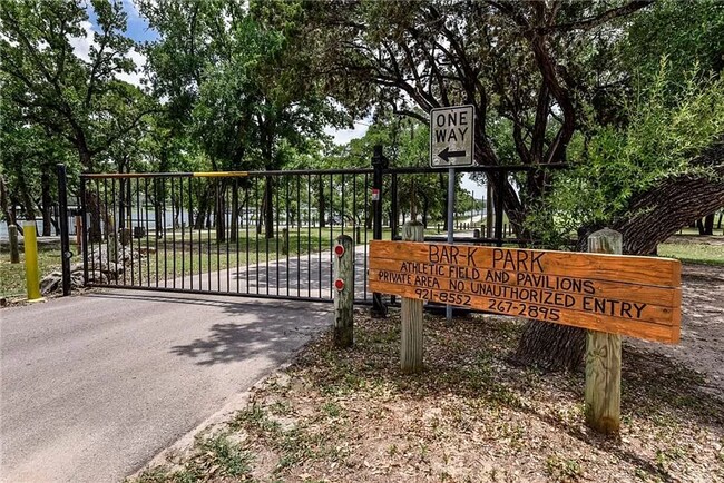 Building Photo - 3 BR/2 BA - 1554 SF Home in LAGO VISTA!!!
