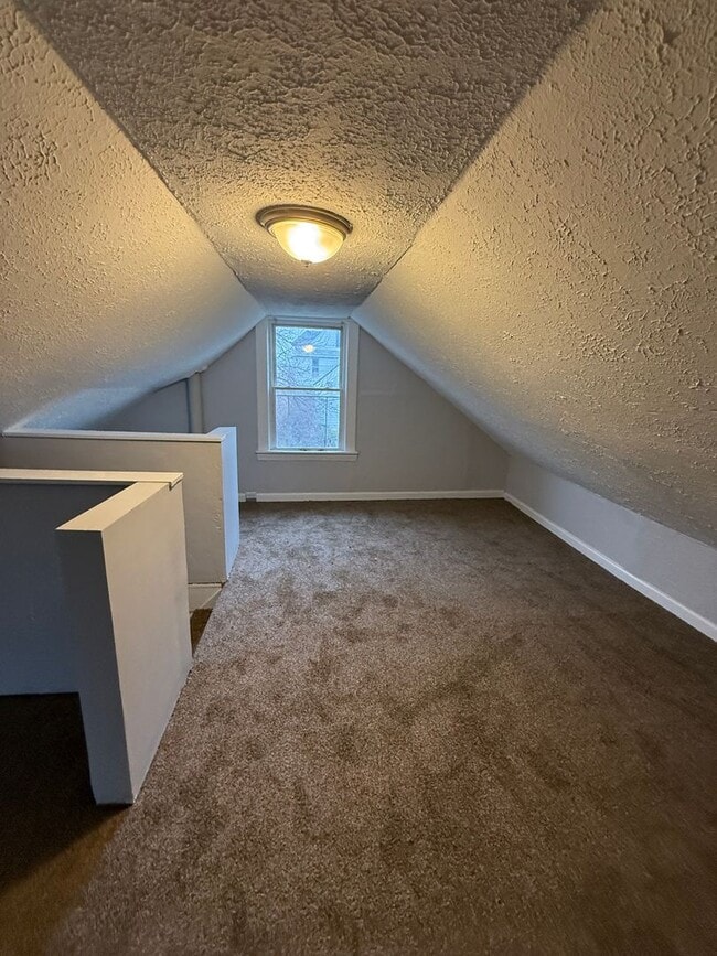 Building Photo - 2bd Single Broadway/Harvard Cash Pay/Section 8