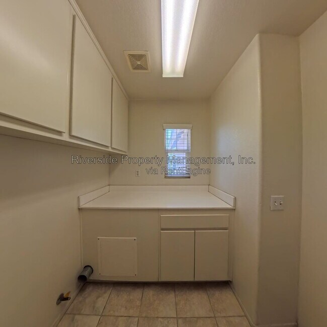 Building Photo - 4031 Cey Ct