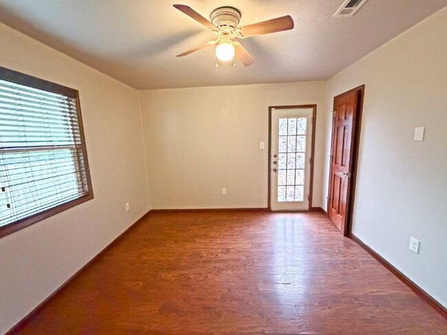 Building Photo - 817 Zachry Dr