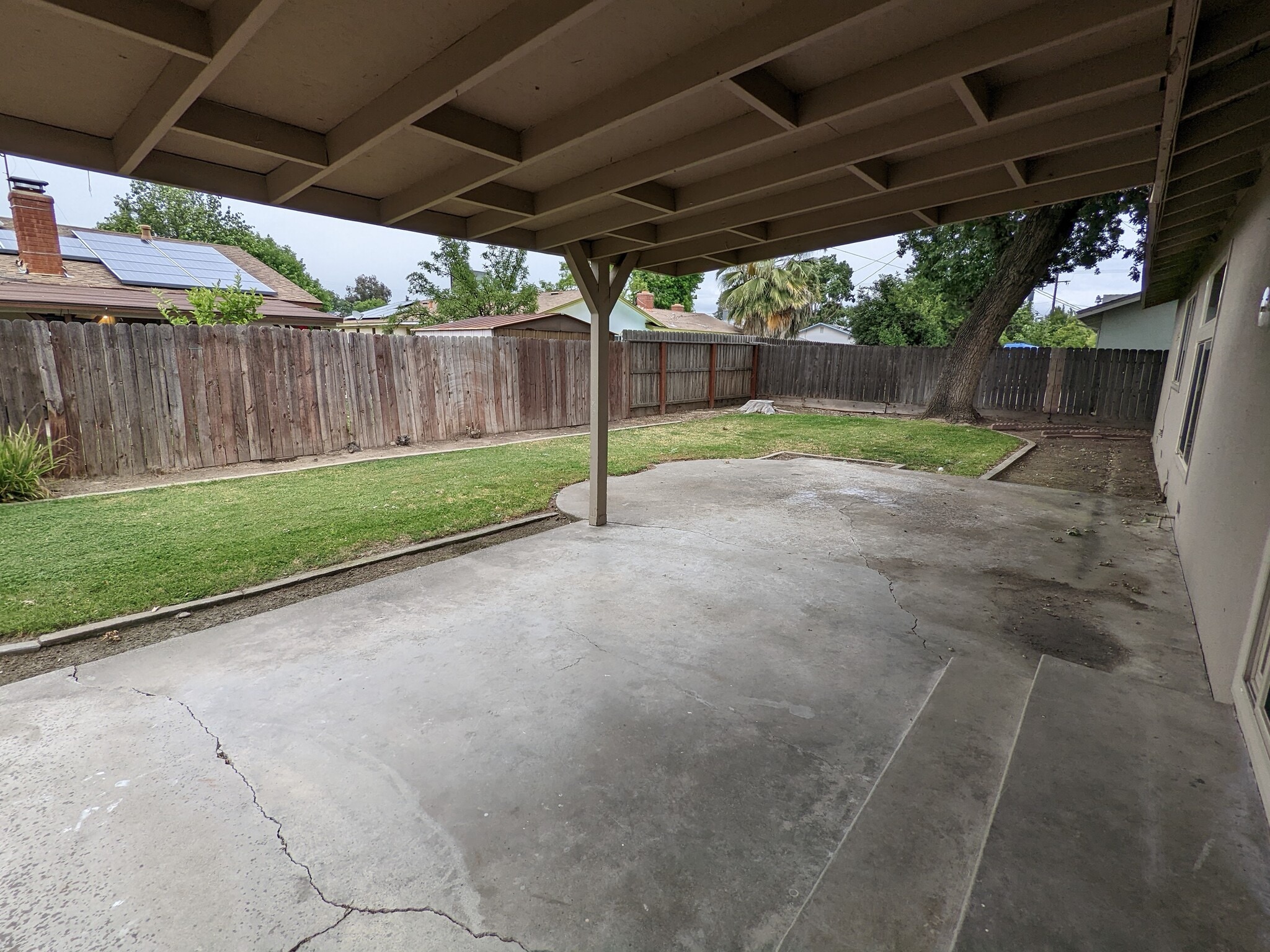 Building Photo - 1404 W Cambridge Ave