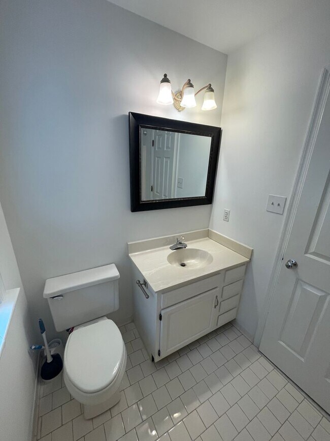 Building Photo - Gayton Green 4 Bedroom  2.5 Bath Home