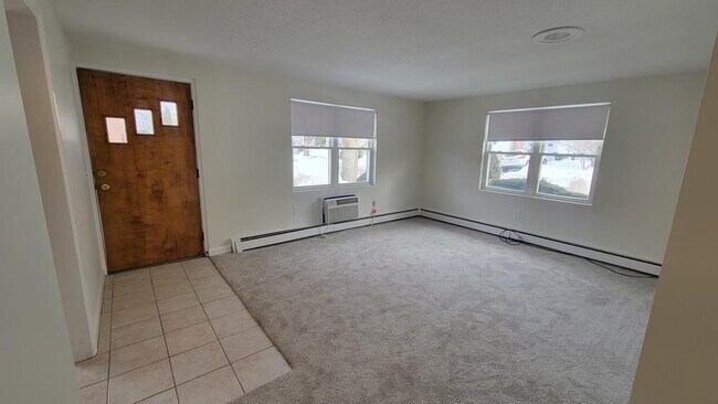 Building Photo - 6 Whitman Rd