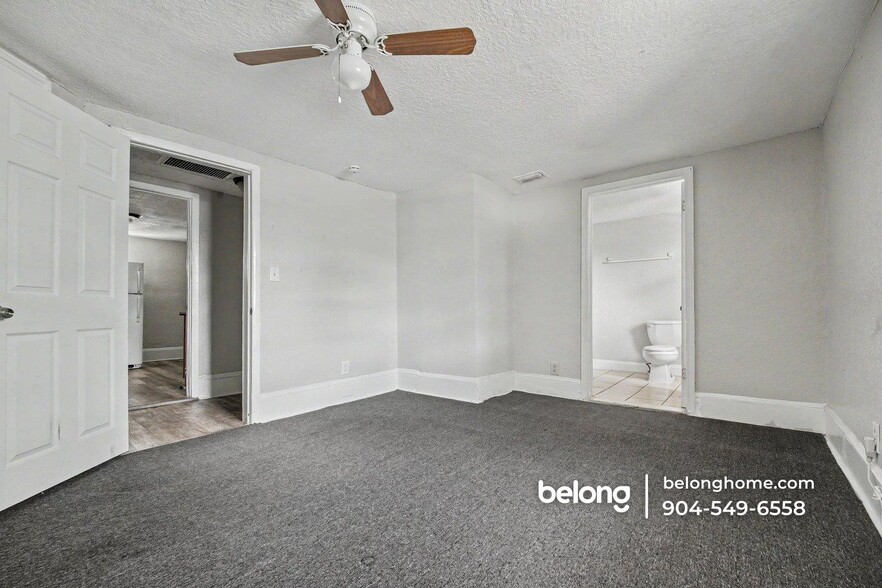 Building Photo - 1131 Grothe St