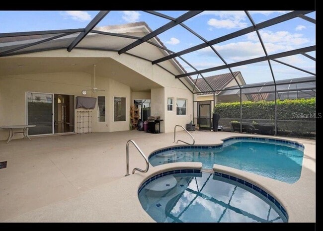 Building Photo - 1009 Tuscan Hills Blvd