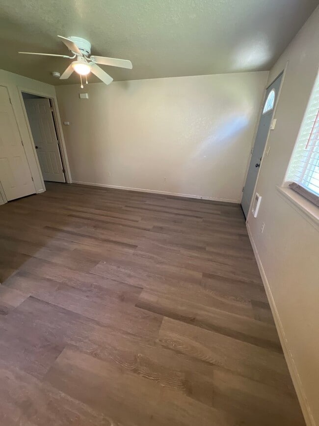 Building Photo - 1431 Lucinda Ct