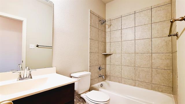 Building Photo - 3329 Solana Cir
