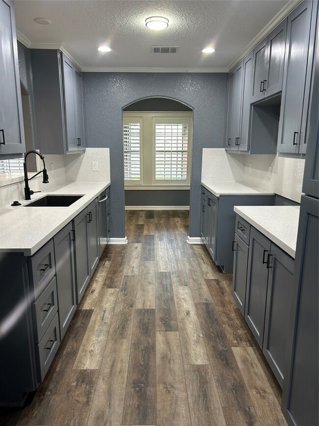 Building Photo - 2310 Townhall Ln