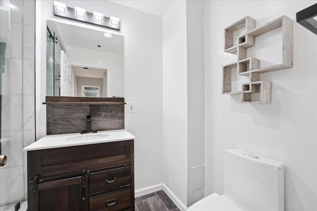 Building Photo - 600 Jefferson St