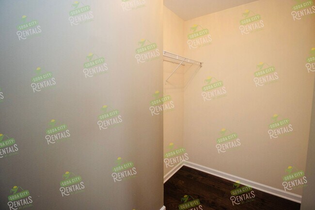 Building Photo - Prelease for June 15th, 2026- 3 Bedroom, 2...