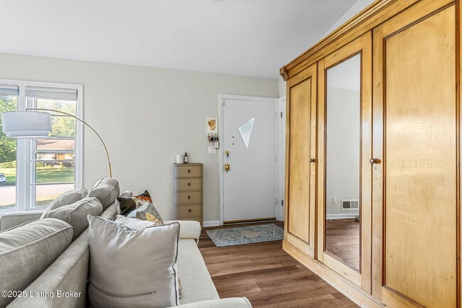 Building Photo - 1515 Vivian Ln