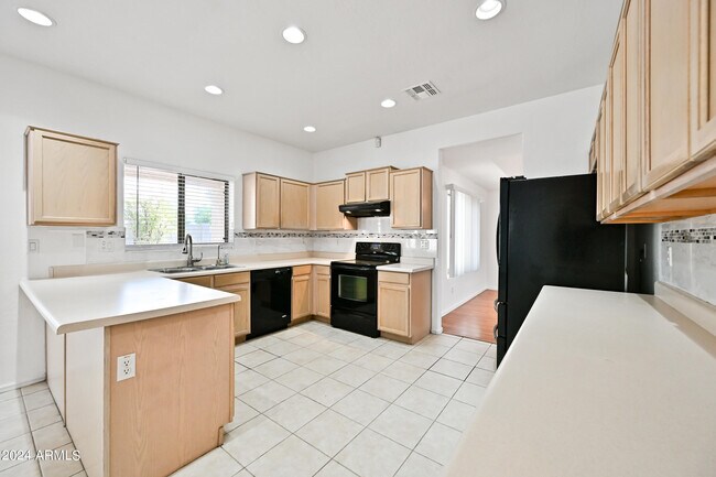 Building Photo - 10831 W Sheridan St