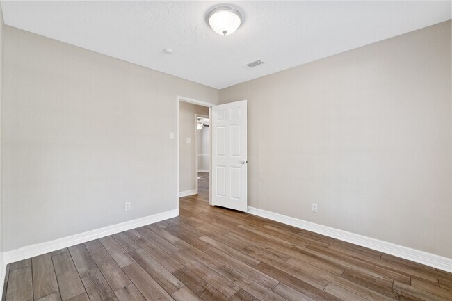 Building Photo - 25814 Leafywood Dr