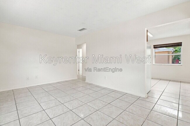 Building Photo - 872 NW 108th St
