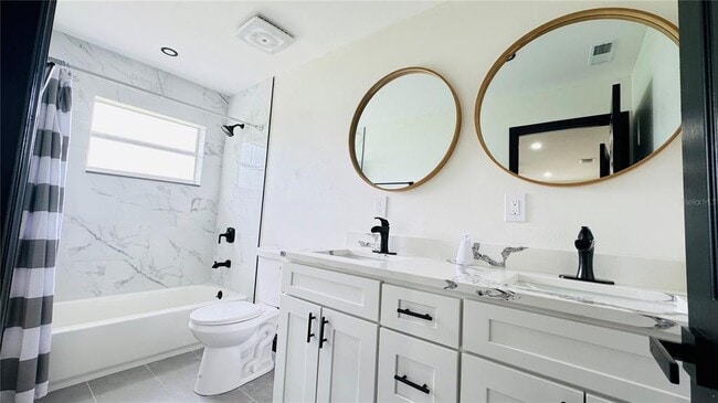 Building Photo - 7017 S Sandhurst Dr