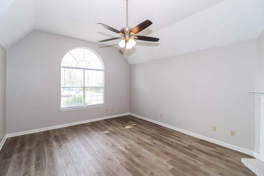 Building Photo - 1838 Black Bear Cir E