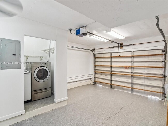 Building Photo - 390 NW 86th Pl