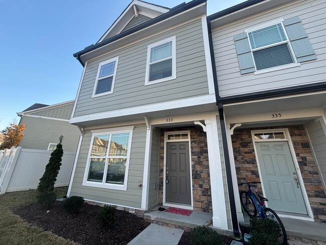 Building Photo - 333 Old Grove Ln