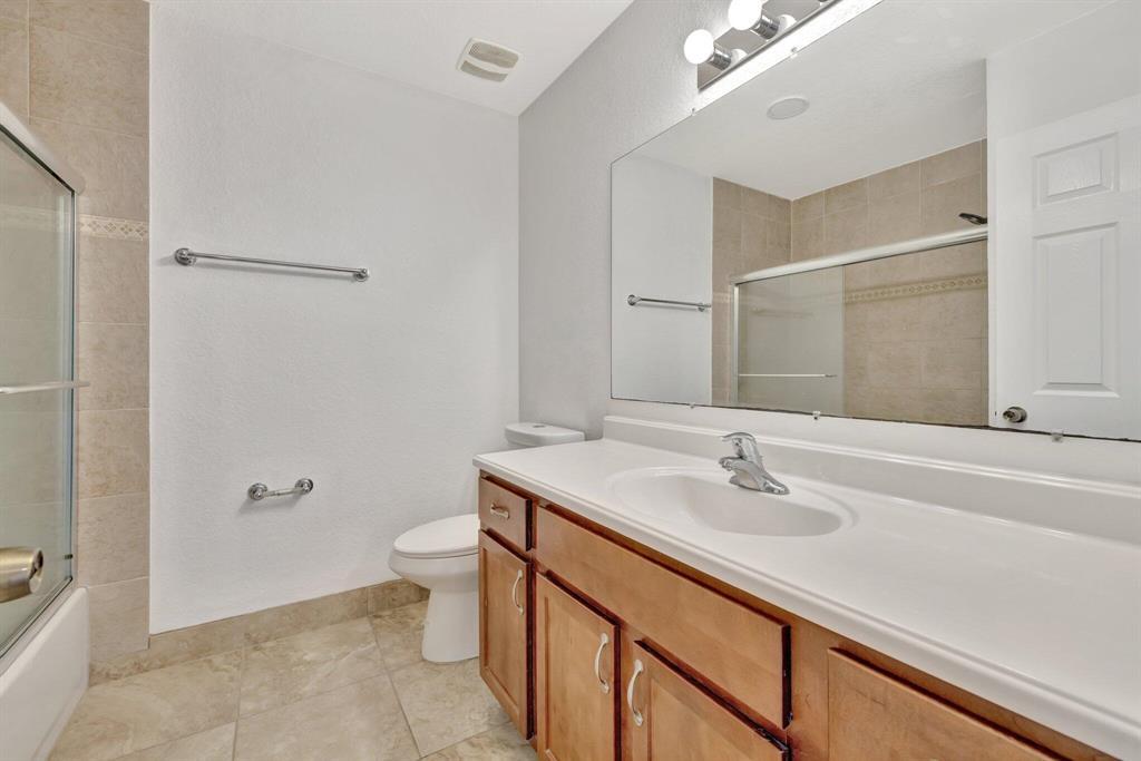 Building Photo - 3055 Riverside Dr