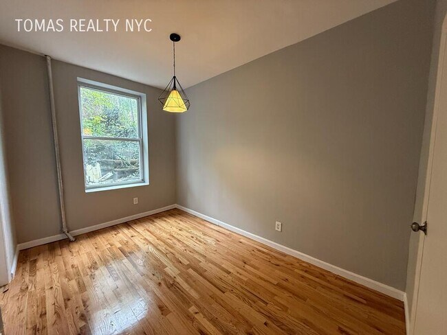 Building Photo - 1235 Union Ave