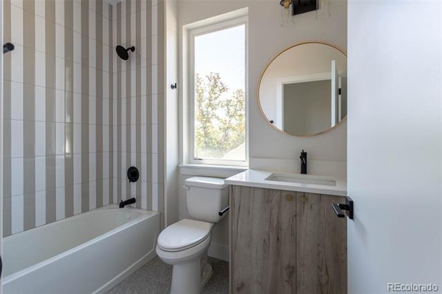 Building Photo - 1592 Ames St