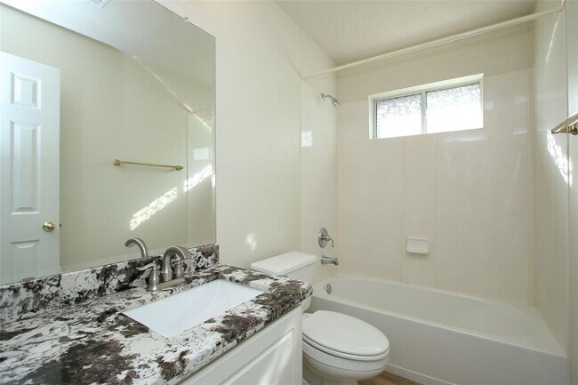 Building Photo - 43 N Veranda Ridge Dr