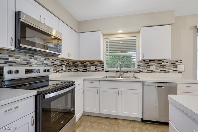 Building Photo - 1625 SE 21st Ln