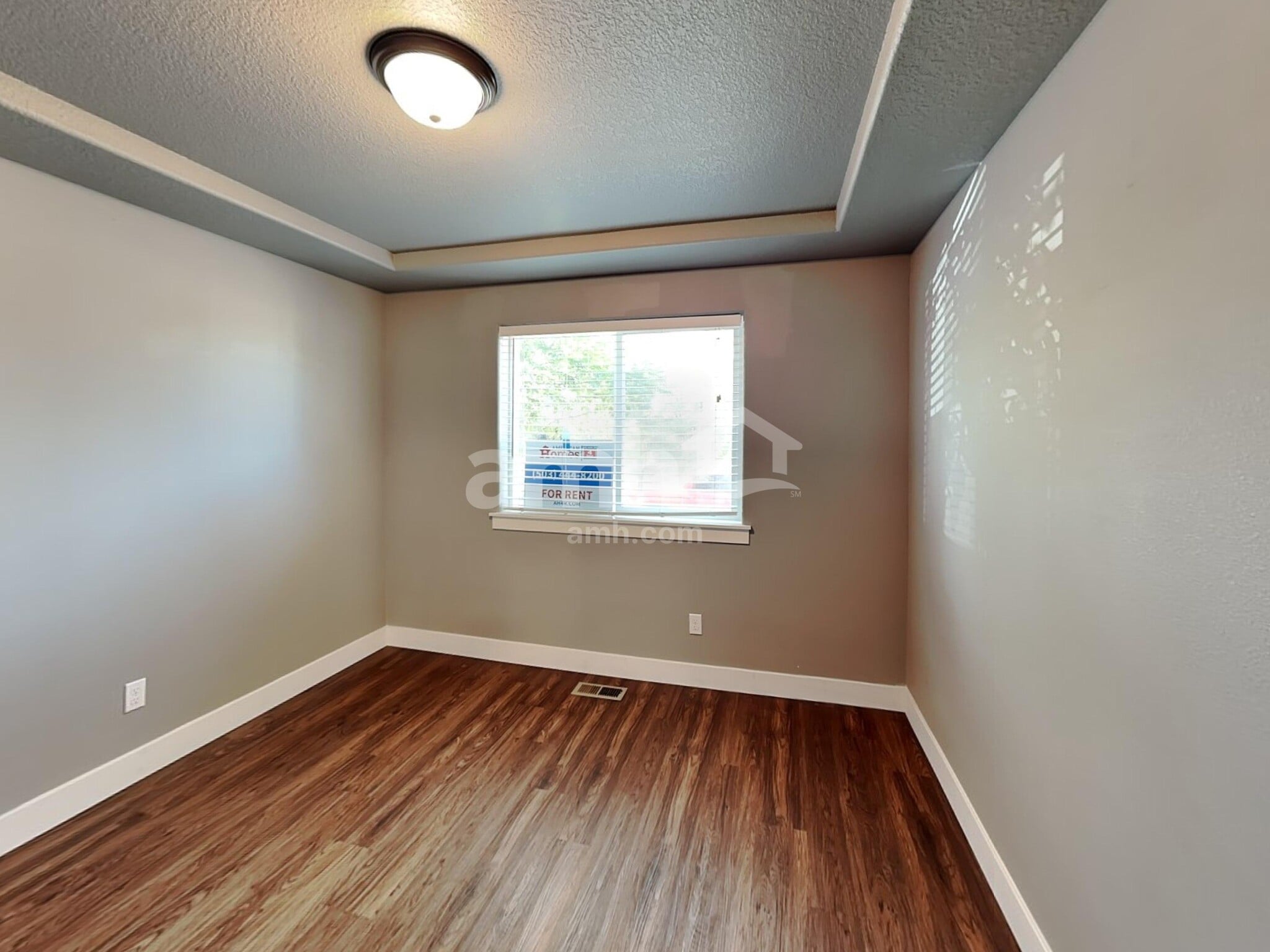 Building Photo - 480 Tulip Ave
