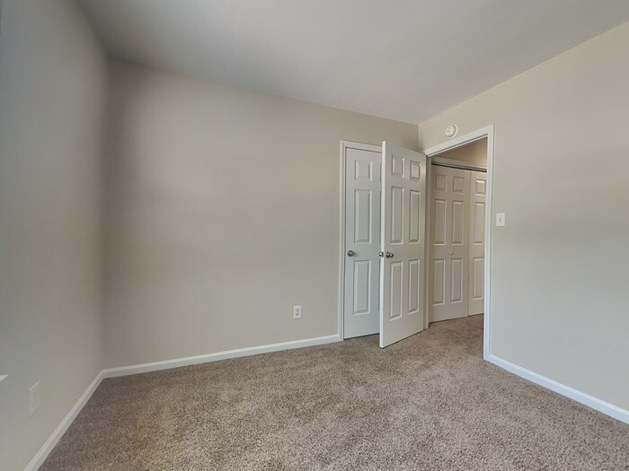 Building Photo - 10110 Northwoods Forest Dr