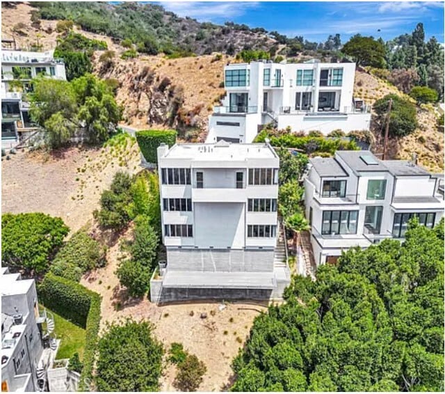 Building Photo - 6396 Weidlake Dr