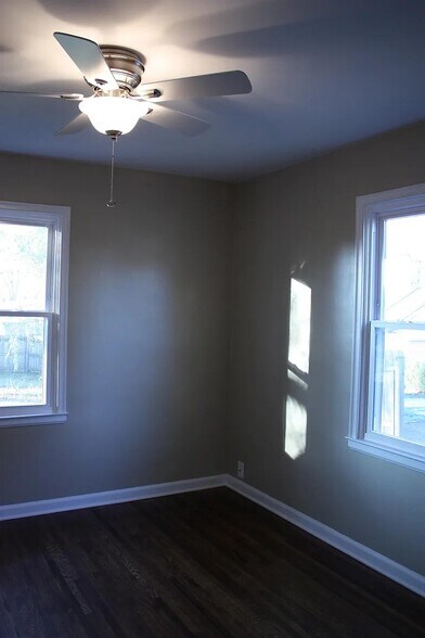 Building Photo - 49 Parkview Ave