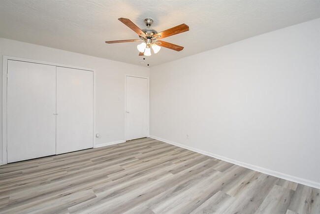 Building Photo - 154 Squires Bend