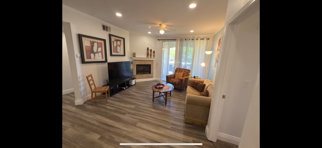 Building Photo - 22681 Oakgrove