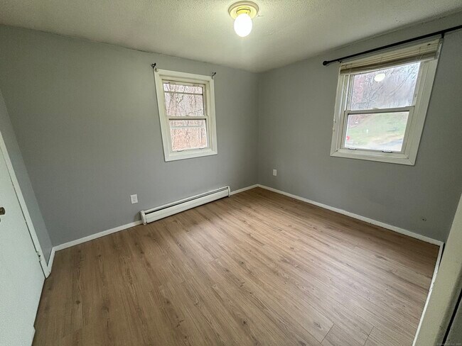 Building Photo - 9B White Oak Rd