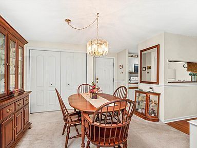 Building Photo - 2 Maple Ridge Dr