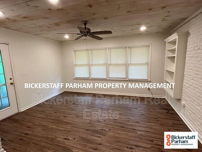 Building Photo - 3260 Junaluska Dr